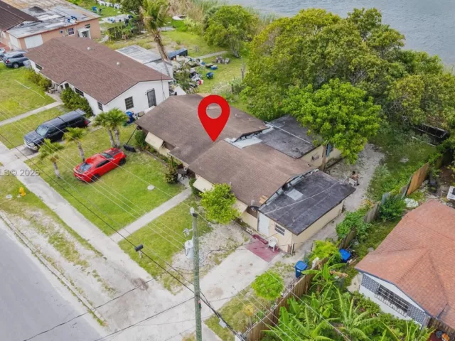 3-bedroom home for sale in Miami - 10920 NW 12th Ct - MondialRealty