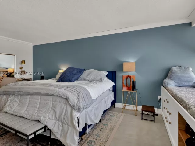 2-bedroom condo for sale in Hollywood - 2751 S Ocean Dr 504S - MondialRealty