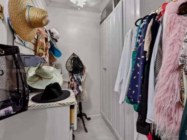 2-bedroom condo for sale in Hollywood - 2751 S Ocean Dr 504S - MondialRealty