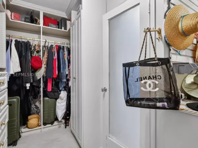 2-bedroom condo for sale in Hollywood - 2751 S Ocean Dr 504S - MondialRealty