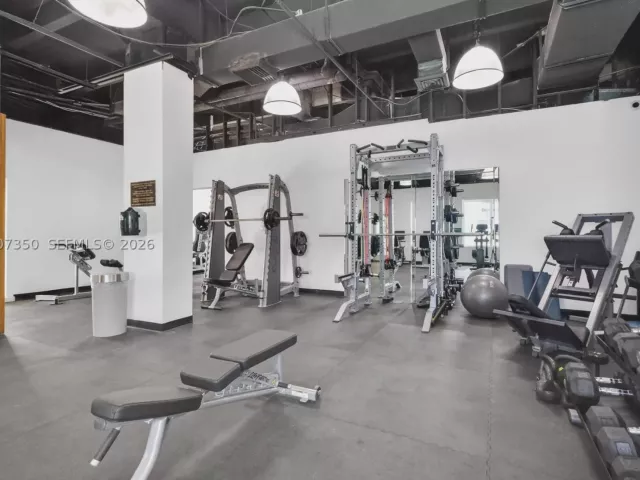 2-bedroom condo for sale in Hollywood - 2751 S Ocean Dr 504S - MondialRealty