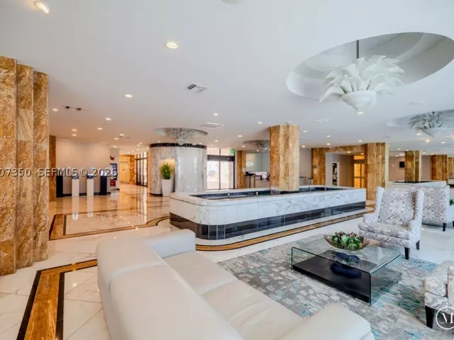 2-bedroom condo for sale in Hollywood - 2751 S Ocean Dr 504S - MondialRealty