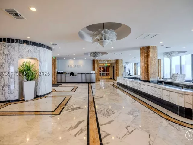 2-bedroom condo for sale in Hollywood - 2751 S Ocean Dr 504S - MondialRealty