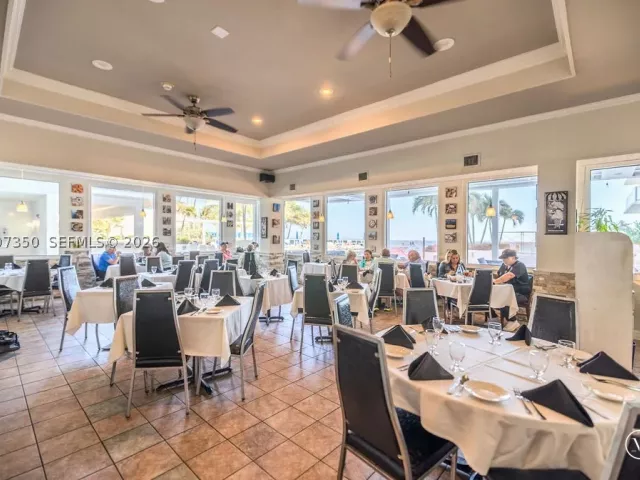 2-bedroom condo for sale in Hollywood - 2751 S Ocean Dr 504S - MondialRealty