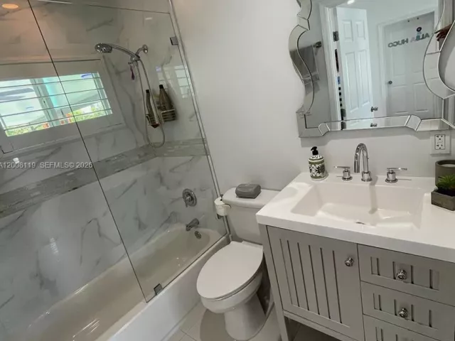 4-bedroom home for rent in Miami - 4161 SW 102nd Ave - MondialRealty