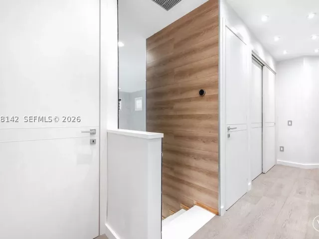 4-bedroom home for sale in Sunny Isles Beach - 3949 194th Ln - MondialRealty