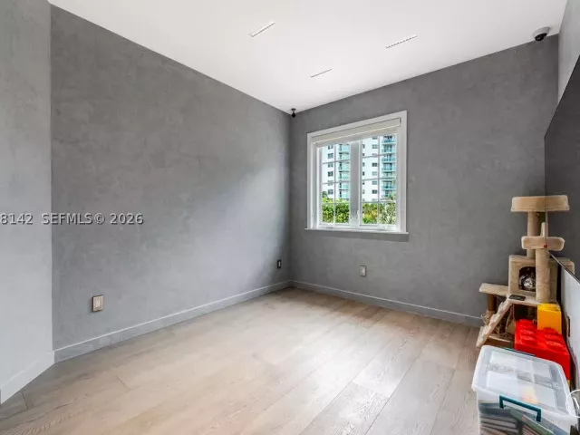 4-bedroom home for sale in Sunny Isles Beach - 3949 194th Ln - MondialRealty