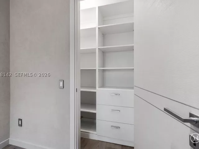 4-bedroom home for sale in Sunny Isles Beach - 3949 194th Ln - MondialRealty