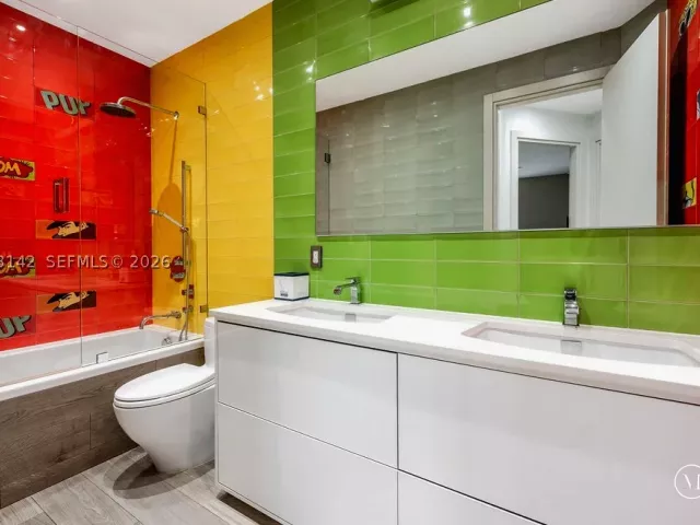 4-bedroom home for sale in Sunny Isles Beach - 3949 194th Ln - MondialRealty