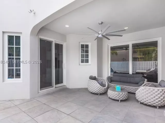 4-bedroom home for sale in Sunny Isles Beach - 3949 194th Ln - MondialRealty