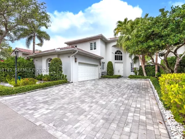 4-bedroom home for sale in Sunny Isles Beach - 3949 194th Ln - MondialRealty