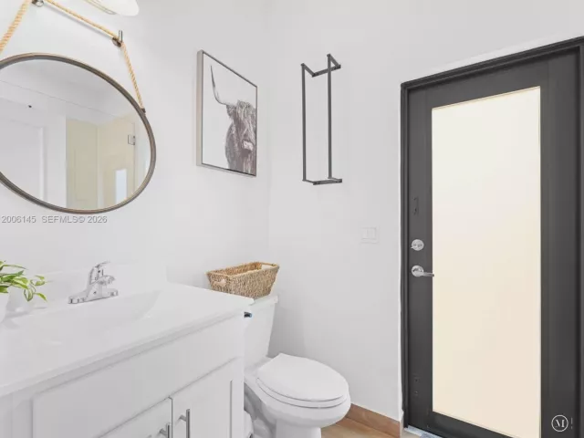 5-bedroom home for sale in Miami - 1942 SW 145th Ave - MondialRealty