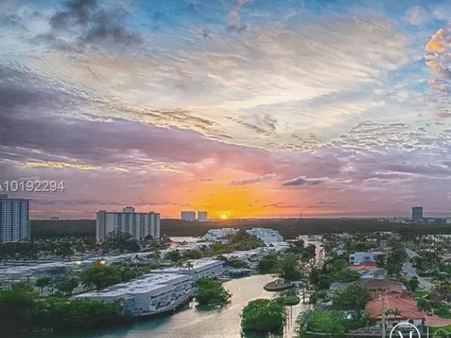 2-bedroom condo for rent in Sunny Isles Beach - 16275 Collins Avenue - MondialRealty