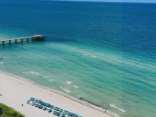 2-bedroom condo for rent in Sunny Isles Beach - 16275 Collins Avenue - MondialRealty