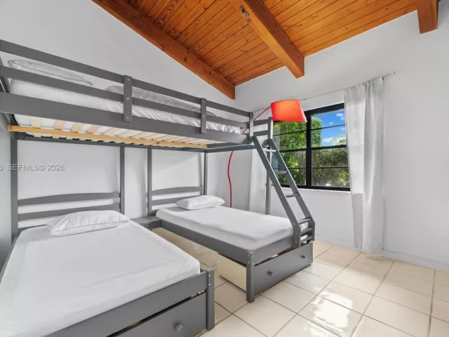 2-bedroom home for sale in Hallandale Beach - 2679 S Parkview Dr - MondialRealty
