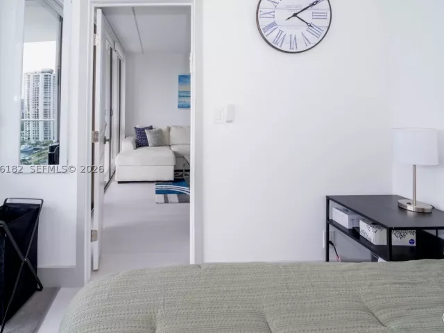1-bedroom condo for sale in Aventura - 19707 Turnberry Way 18C - MondialRealty