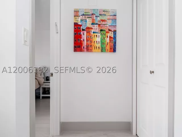 1-bedroom condo for sale in Aventura - 19707 Turnberry Way 18C - MondialRealty