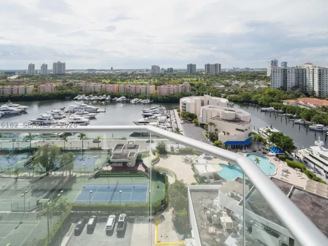1-bedroom condo for sale in Aventura - 19707 Turnberry Way 18C - MondialRealty