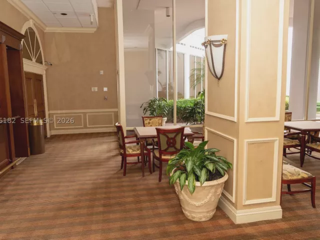 1-bedroom condo for sale in Aventura - 19707 Turnberry Way 18C - MondialRealty