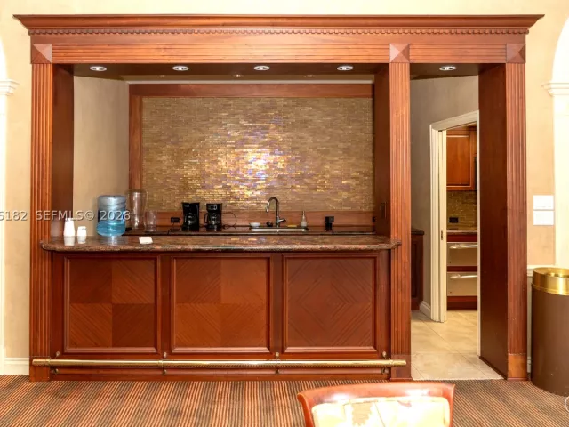 1-bedroom condo for sale in Aventura - 19707 Turnberry Way 18C - MondialRealty