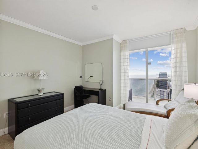 3-bedroom condo for rent in Hallandale Beach - 1830 S OCEAN DR 4803 - MondialRealty