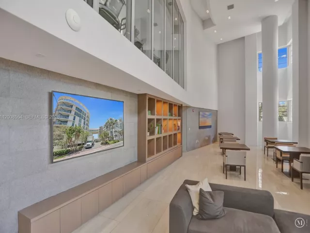 2-bedroom condo for rent in Miami - 6620 Indian Creek Dr 114 - MondialRealty