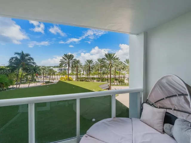 1-bedroom condo for rent in Bal Harbour - 10275 Collins Ave 327 - MondialRealty
