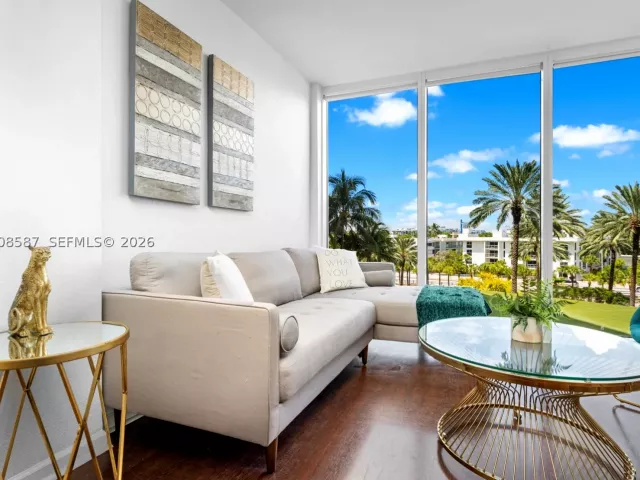 1-bedroom condo for rent in Bal Harbour - 10275 Collins Ave 327 - MondialRealty