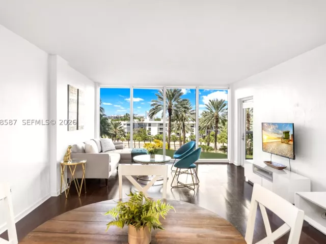 1-bedroom condo for rent in Bal Harbour - 10275 Collins Ave 327 - MondialRealty
