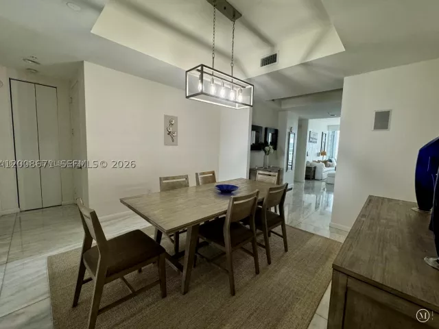 3-bedroom condo for rent in Sunny Isles Beach - 18101 Collins Ave 4302 - MondialRealty