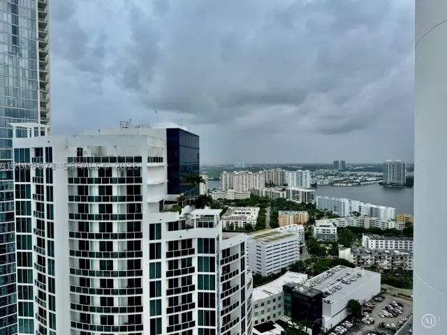 3-bedroom condo for rent in Sunny Isles Beach - 18101 Collins Ave 4302 - MondialRealty