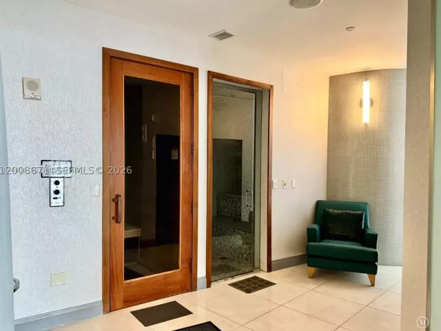 3-bedroom condo for rent in Sunny Isles Beach - 18101 Collins Ave 4302 - MondialRealty