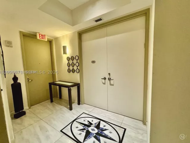 3-bedroom condo for rent in Sunny Isles Beach - 18101 Collins Ave 4302 - MondialRealty