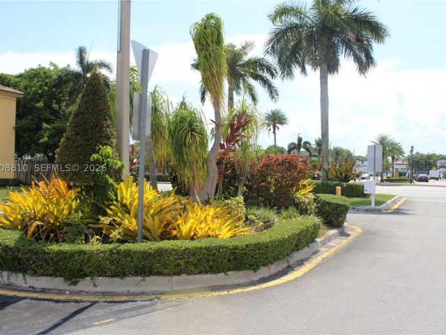 4-bedroom home for rent in Doral - 11375 NW 77th Ln 11375 - MondialRealty