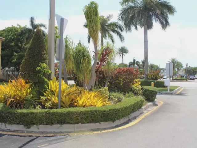 4-bedroom home for rent in Doral - 11375 NW 77th Ln 11375 - MondialRealty