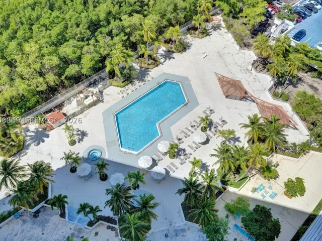 2-bedroom condo for rent in Sunny Isles Beach - 100 Bayview Dr 508 - MondialRealty