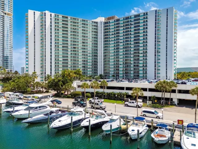 2-bedroom condo for rent in Sunny Isles Beach - 100 Bayview Dr 508 - MondialRealty