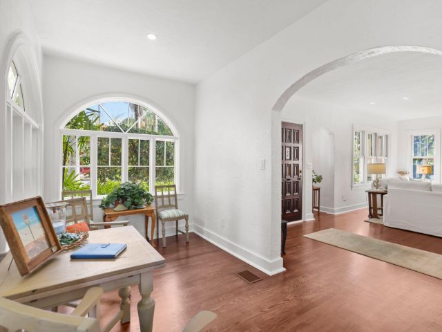 5-bedroom home for sale in West Palm Beach - 429 30th Street - MondialRealty