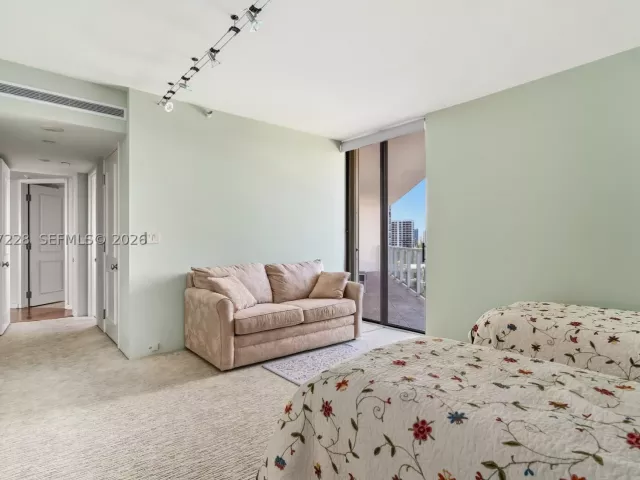 2-bedroom condo for rent in Aventura -  - MondialRealty