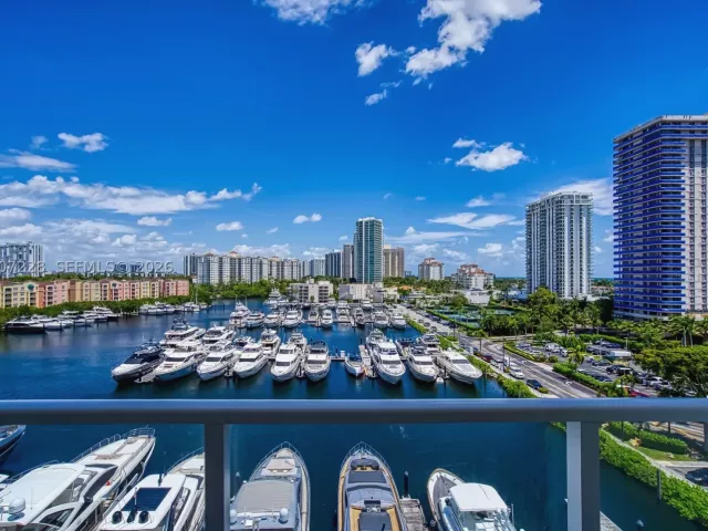 2-bedroom condo for rent in Aventura -  - MondialRealty