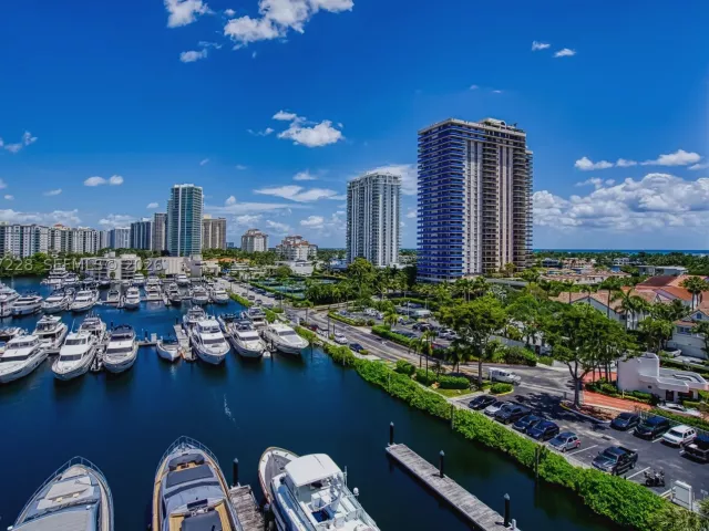 2-bedroom condo for rent in Aventura -  - MondialRealty
