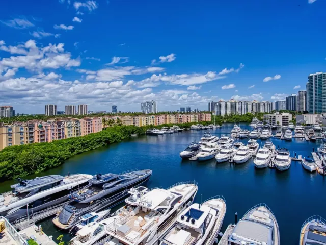 2-bedroom condo for rent in Aventura -  - MondialRealty