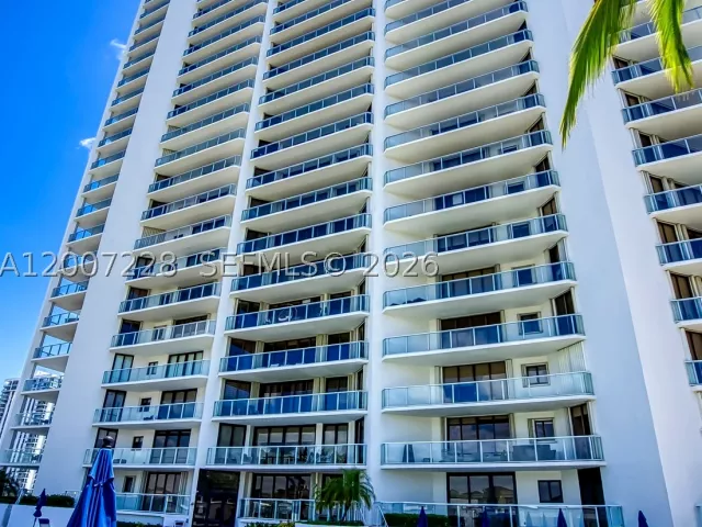2-bedroom condo for rent in Aventura -  - MondialRealty