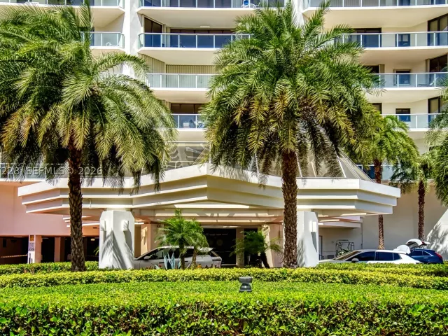 2-bedroom condo for rent in Aventura -  - MondialRealty