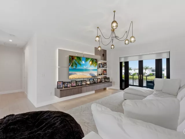 5-bedroom home for sale in Boca Raton - 8568 Crystal Downs Avenue - MondialRealty