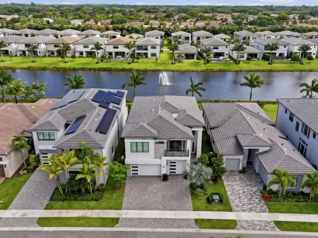 5-bedroom home for sale in Boca Raton - 8568 Crystal Downs Avenue - MondialRealty