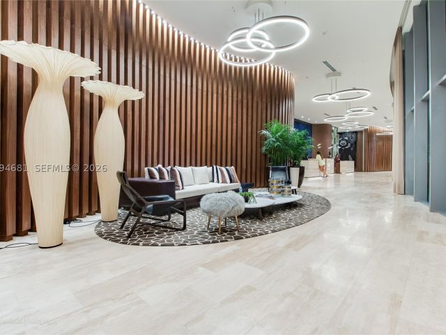 1-bedroom condo for rent in Hollywood - 4111 S Ocean Dr 2707 - MondialRealty