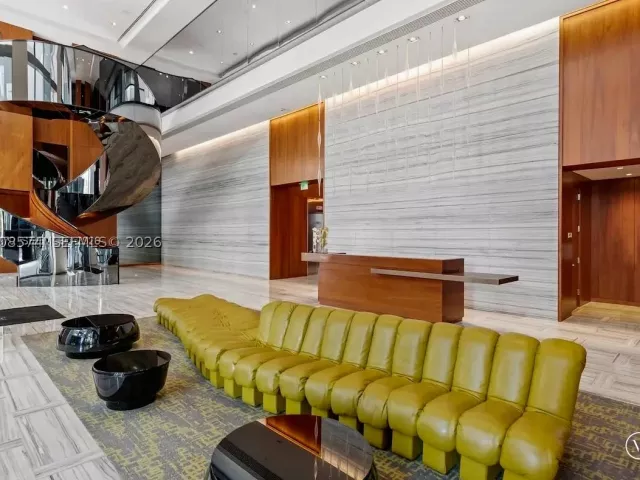1-bedroom condo for rent in Miami - 1300 Brickell Bay Dr 807 - MondialRealty