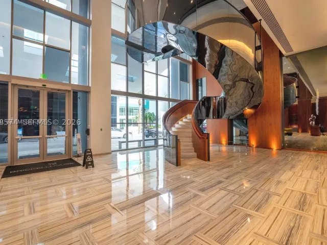 1-bedroom condo for rent in Miami - 1300 Brickell Bay Dr 807 - MondialRealty