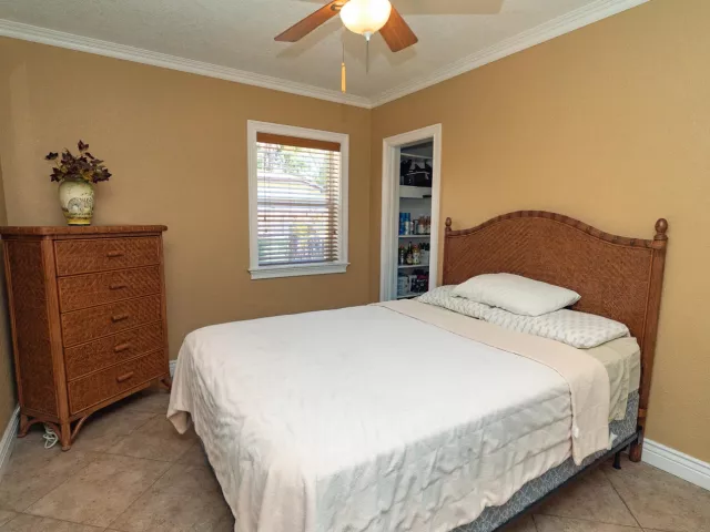 3-bedroom home for sale in Fort Lauderdale - 820 SW 18th Court - MondialRealty